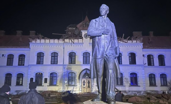 Музеят на украинския националистически лидер Роман Шухевич е повреден при руска атака с дронове