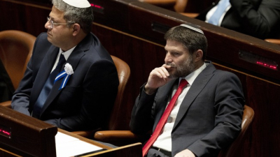 Израелският министър на националната сигурност Итамар Бен Гвир вляво и министърът
