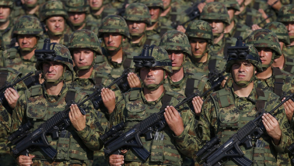 Сърбия се готви да върне задължителната военна служба
