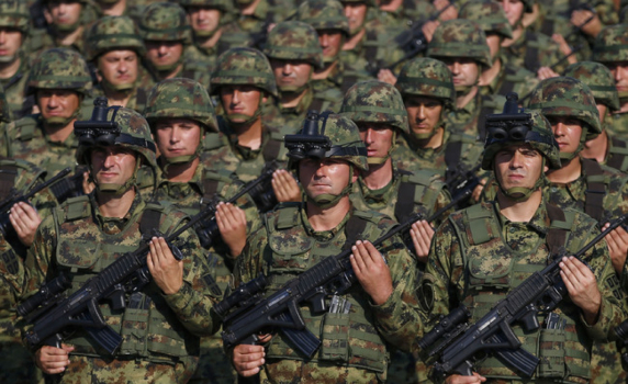 Сърбия се готви да върне задължителната военна служба