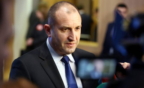 Радев: Ще сезирам КС за бруталното и некомпетентно посегателство върху Конституцията