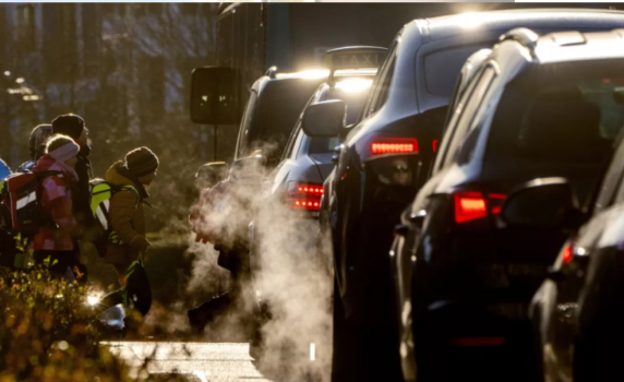 Гумите на електромобилите замърсяват около 2000 пъти повече, отколкото колите на бензин и дизел