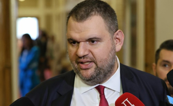 Пеевски: Министър Тагарев бъдете мъж и не се крийте зад съветници, поемете отговорност