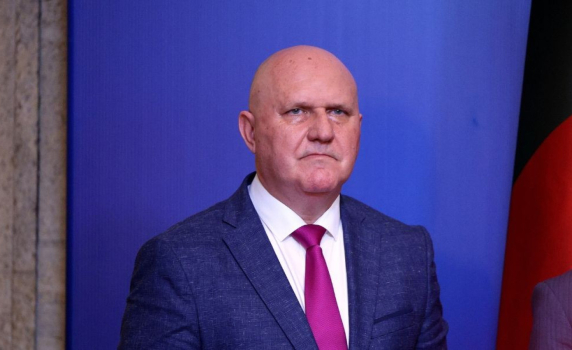 Отсъствията на учениците по семейни причини се увеличават до 15 дни