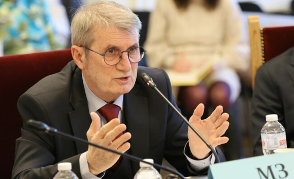 Проф. Хинков: Няма да остана министър след ротацията