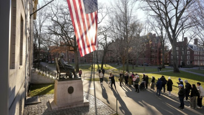 Университетът Харвард е даден на съд от еврейски студенти които