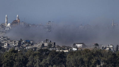 Израелската армия заяви днес че нейни войници са убили десетки