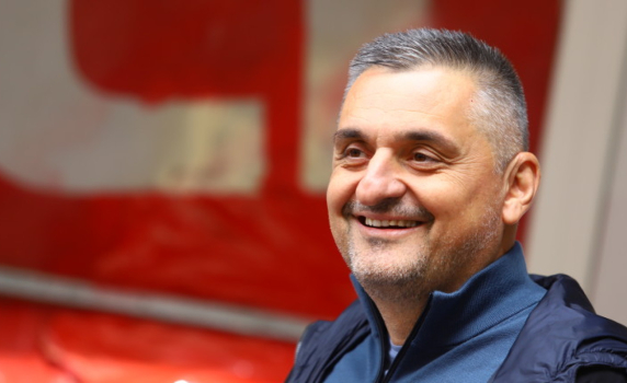 Кирил Добрев не може да поднови кредитната си карта - още се водел член на Националния съвет на БСП
