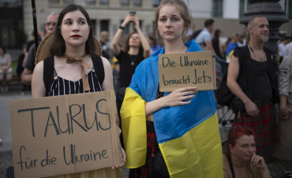 Германският парламент отхвърли доставката на ракети "Таурус" на Украйна