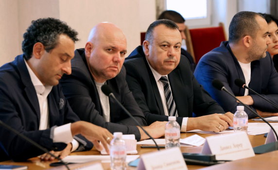 Владислав Панев: Максимална прозрачност за имотните сделки на Асен Василев и Даниел Лорер