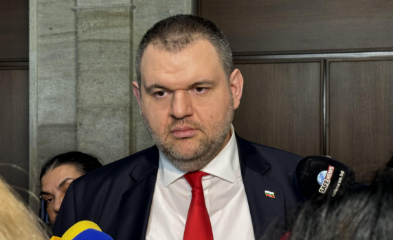 Пеевски: Проруската партия „Възраждане“ оглави контрола на спецслужбите, това е най-големият скандал