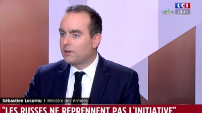 Министърът на въоръжените сили Себастиен Лекорню каза че Франция като демократична