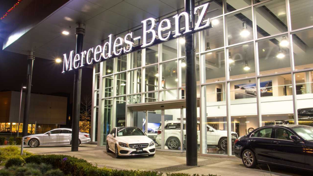 "Мерцедес" готви продажба на дилърските центрове и сервизите си в Германия