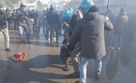 Сблъсъци между полиция и демонстранти по време на антиизраелски протест в Италия