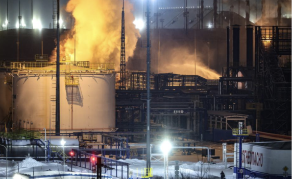 Пожар в терминал на най-големия руски производител на втечнен газ, в района има танкер, плаващ под гръцки флаг