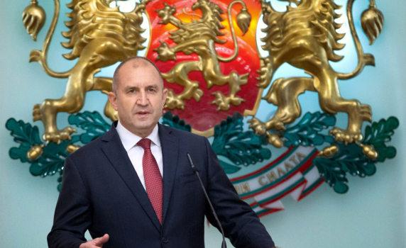 Радев: Политиката е легитимна, когато отстоява националното достойнство и суверенитет