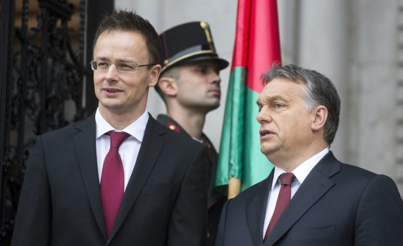 Украинци заплашиха с убийство унгарския външен министър: "Бог прощава, но украинците не"