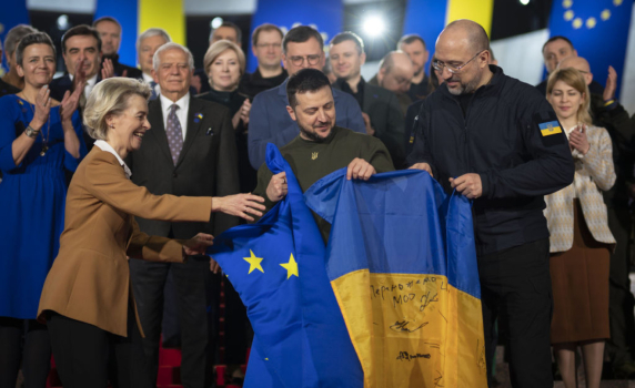 Официални лица пред "Ройтерс": Малко вероятно е ЕС да конфискува активи на руската централна банка