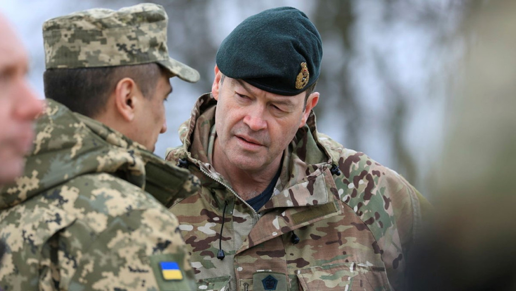 Началникът на сухопътните войски на Великобритания призовава за мобилизация и подготовка за война с Русия