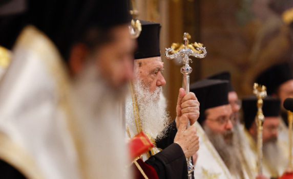 Гръцката църква с активна кампания срещу гей браковете