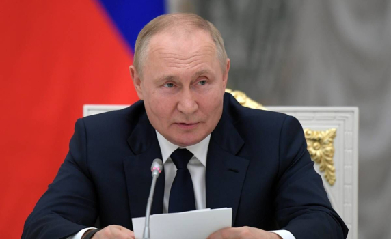 Путин иронизира русофобията в Европа, след като откри мемориал за Втората световна война