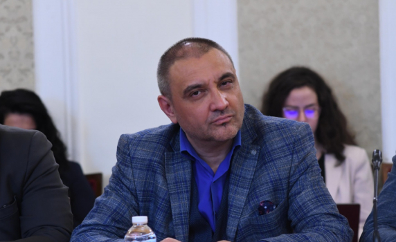 Андрей Чорбанов: Пеевски управлява. Той е премиерът в сянка, а всичко в парламента зависи от него
