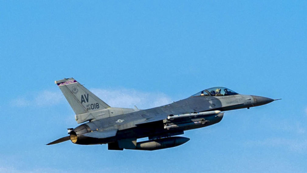Американски изтребител Ф-16 се разби край западните брегове на Южна