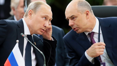 Руският президент Владимир Путин и министърът на финансите Антон СилуановАвтори Сам