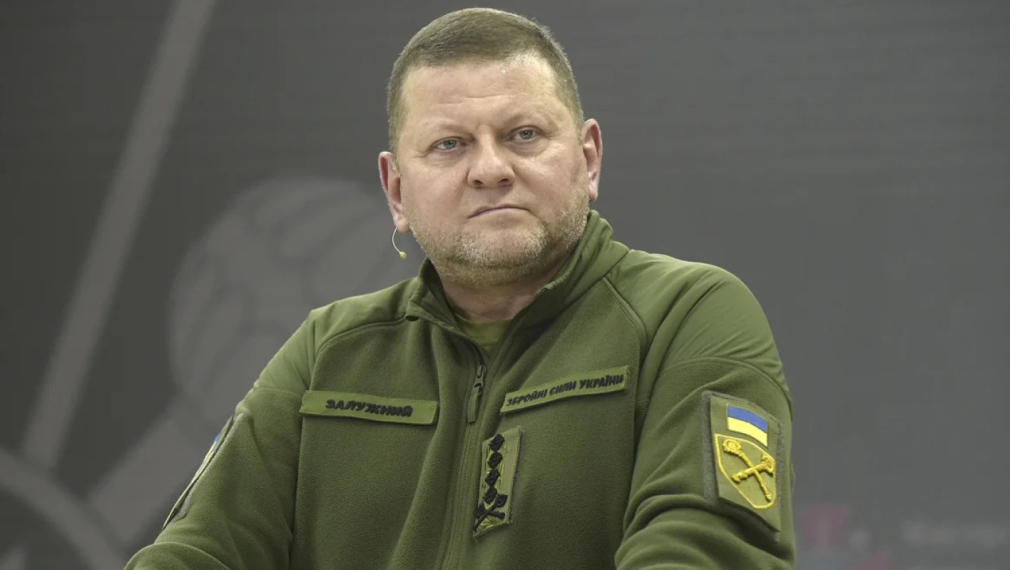В понеделник популярният началник на украинската армия Валерий Залужний е