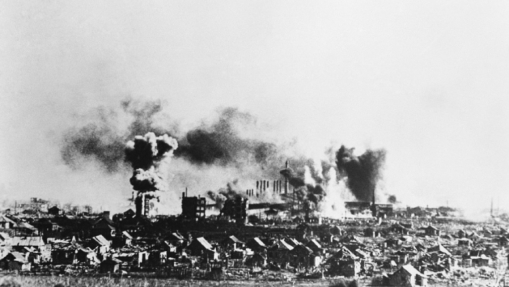 На 2 февруари 1943 г. приключва битката за Сталинград