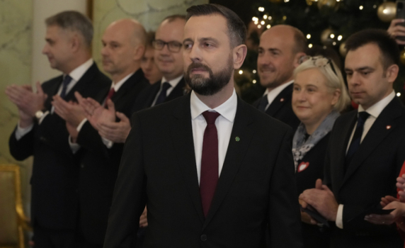 Полша се подготвя за заплаха от война с Русия, заяви министърът на отбраната