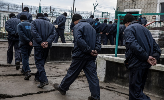 "Гардиън": Истории от украинските затвори. Ужасната съдба на хиляди хора, осъдени за връзки с Русия