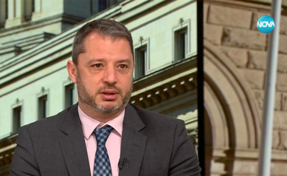 Делян Добрев: Денков поставя ултиматум да бъде външен министър  - казал, че иска да пътува