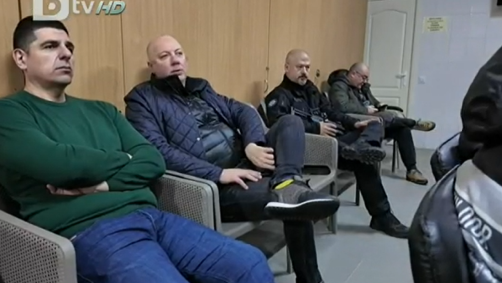 Българската делегация в Киев се укрива в бомбоубежище, въздушна тревога в цяла Украйна
