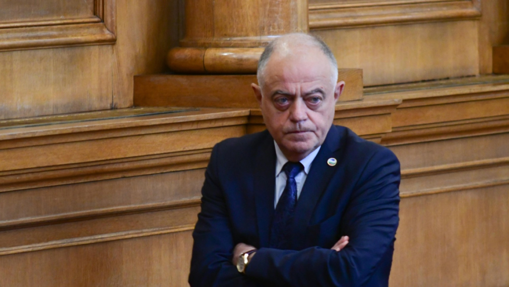 Депутатът от ПП-ДБ Атанас Атанасов заяви, че има пробив в