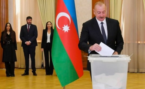 Азербайджан изгони швейцарски депутат, наблюдател на ОССЕ, от президентските избори