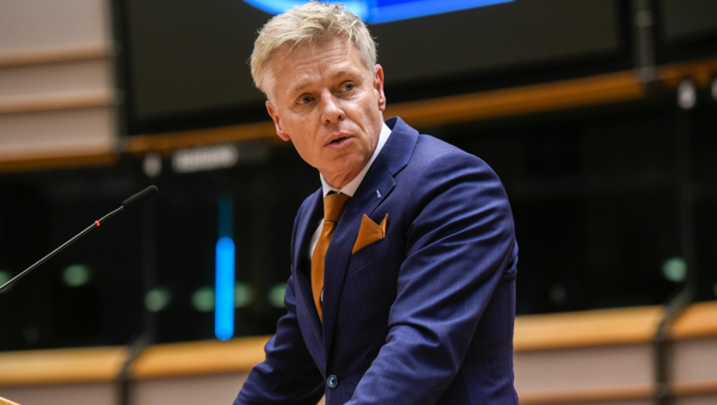 Нидерландски евродепутат: Целта на цифровата валута и самоличност е контрол върху хората. Нов комунизъм