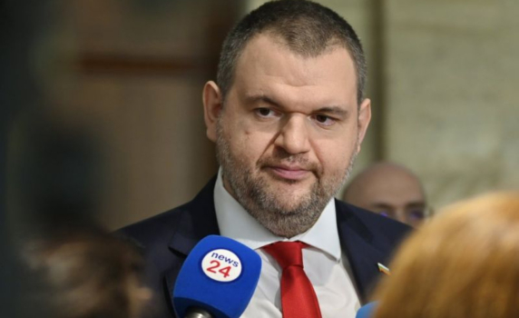 Пеевски: Пешки е редил само президентът Радев. Ще бъде грешка, ако ротацията не се случи