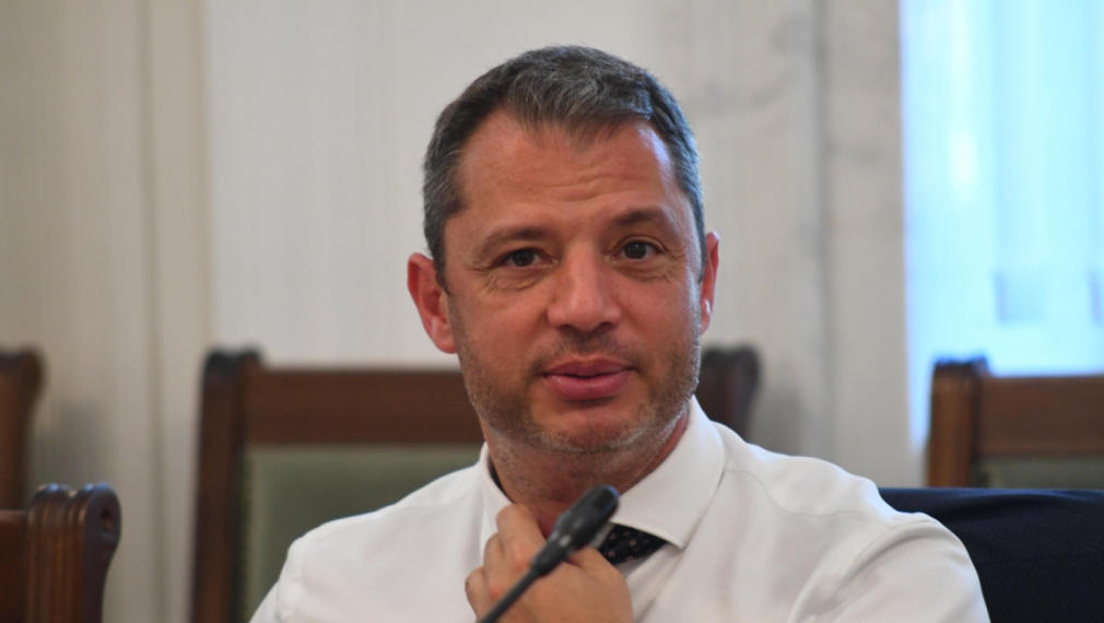 Делян Добрев: Асен Василев тайно се е срещал с шеф на "Лукойл- България"