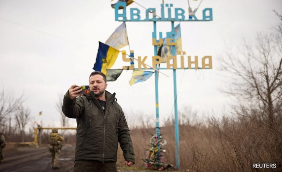 Украинската армия се изтегля от Авдеевка след масирана руска атака