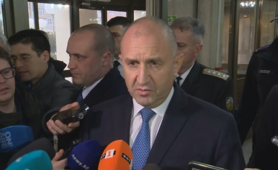 Радев: Хората виждат препирни за постове, за властови ресурси, но не виждат решаване на проблемите