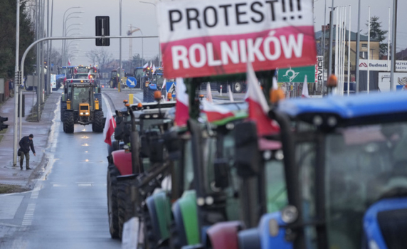 Варшава: Пропутинските лозунги на полските фермери може да са повлияни от руски агенти