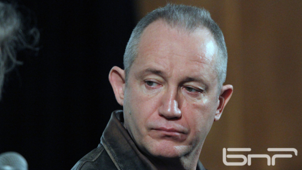 Арестуваха актьора Христо Шопов – заплашил жена с оръжие