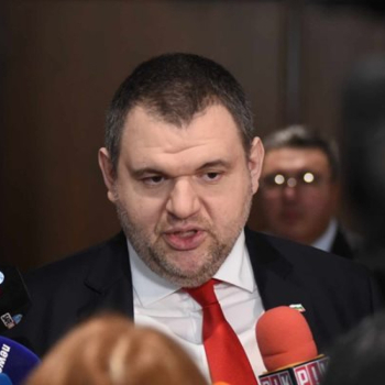 Делян Пеевски за министър Тагарев: Нулева работа за Украйна. Жалка гледка е да си обвинява заместниците