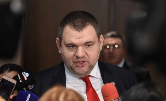 Делян Пеевски за министър Тагарев: Нулева работа за Украйна. Жалка гледка е да си обвинява заместниците