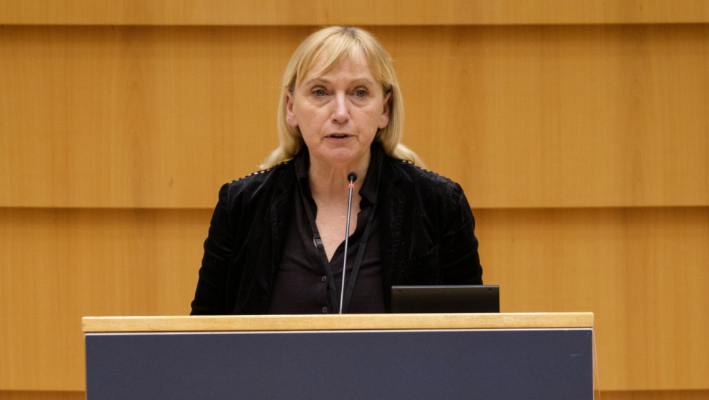 Елена Йончева пред Euronews: Очевидно изпращането на войски в Украйна вече е на масата за обсъждане