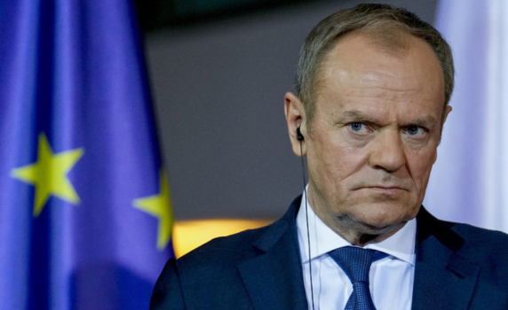 Доналд Туск не изключи временно затваряне на полската граница за търговия с Украйна
