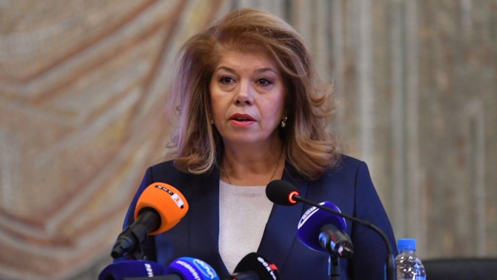 Илияна Йотова: Очевидно в последните дни България поема ангажименти, които не стават достояние