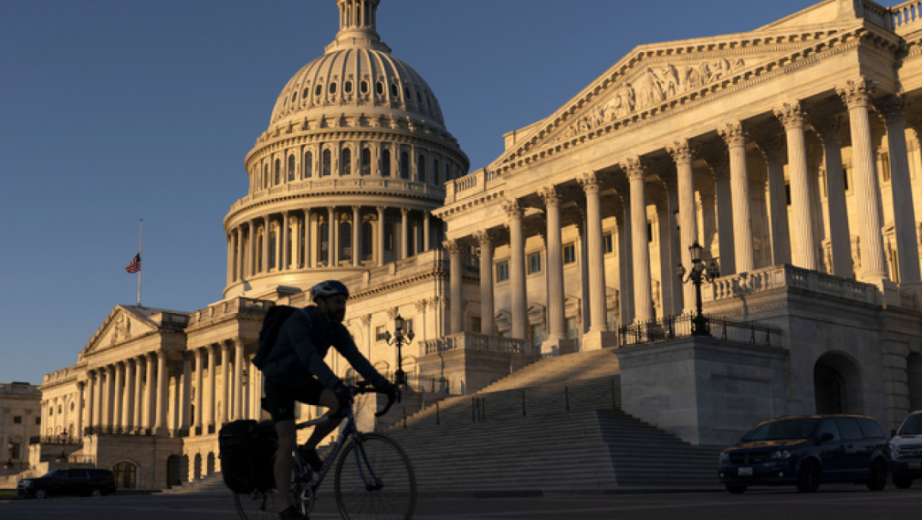 Американският Сенат одобри законопроекта за финансиране на правителството