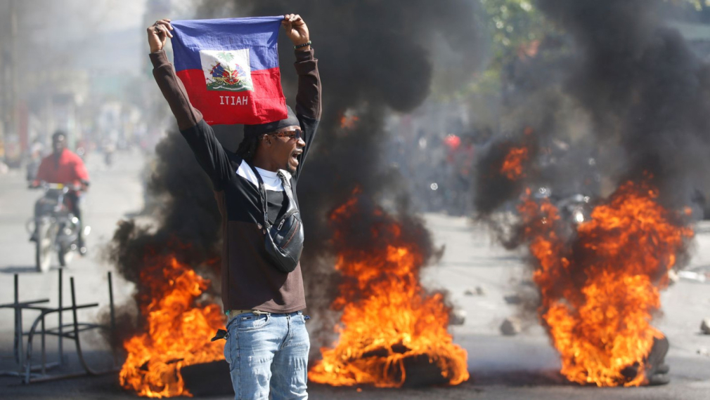 В Хаити е обявено извънредно положение, след като хиляди криминални престъпници избягаха от затвор